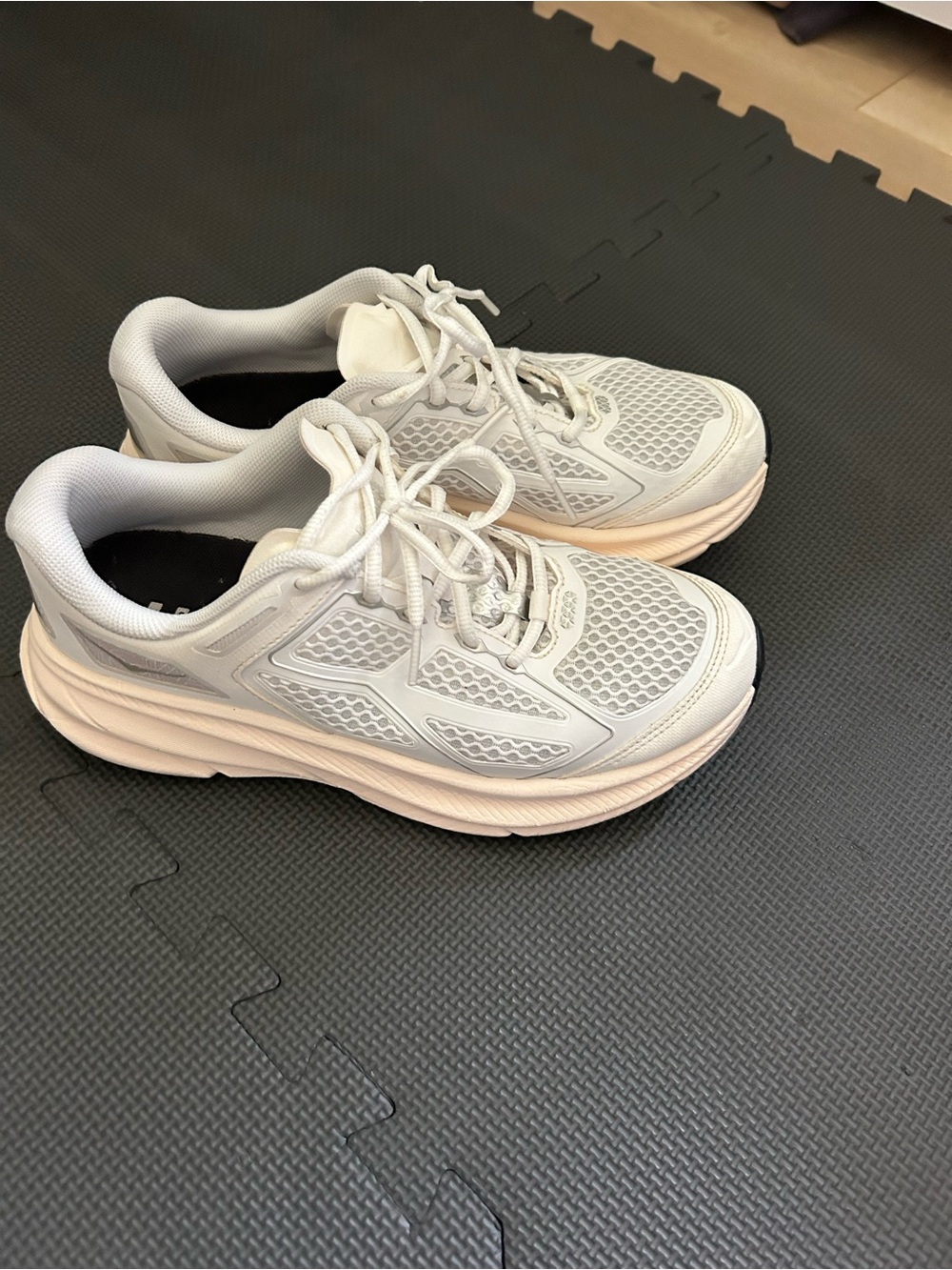 Women's Hoka sz 9 White Athletic Sneakers
